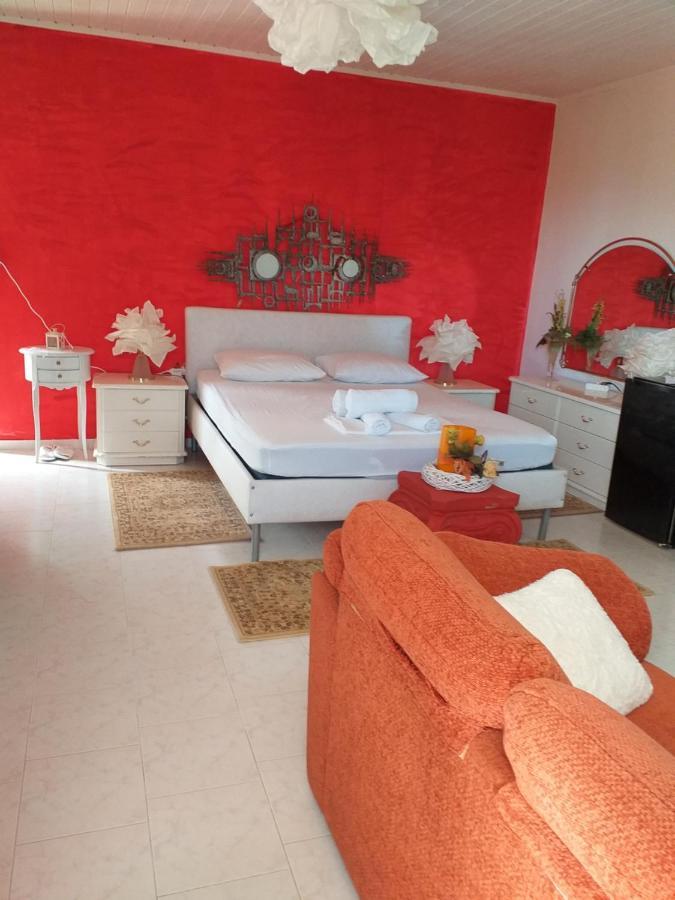 Roulas Cozy Apartments Artemida  Bagian luar foto