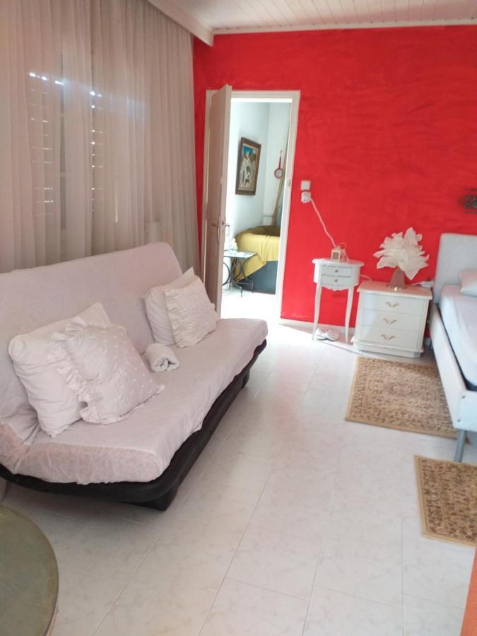 Roulas Cozy Apartments Artemida  Bagian luar foto