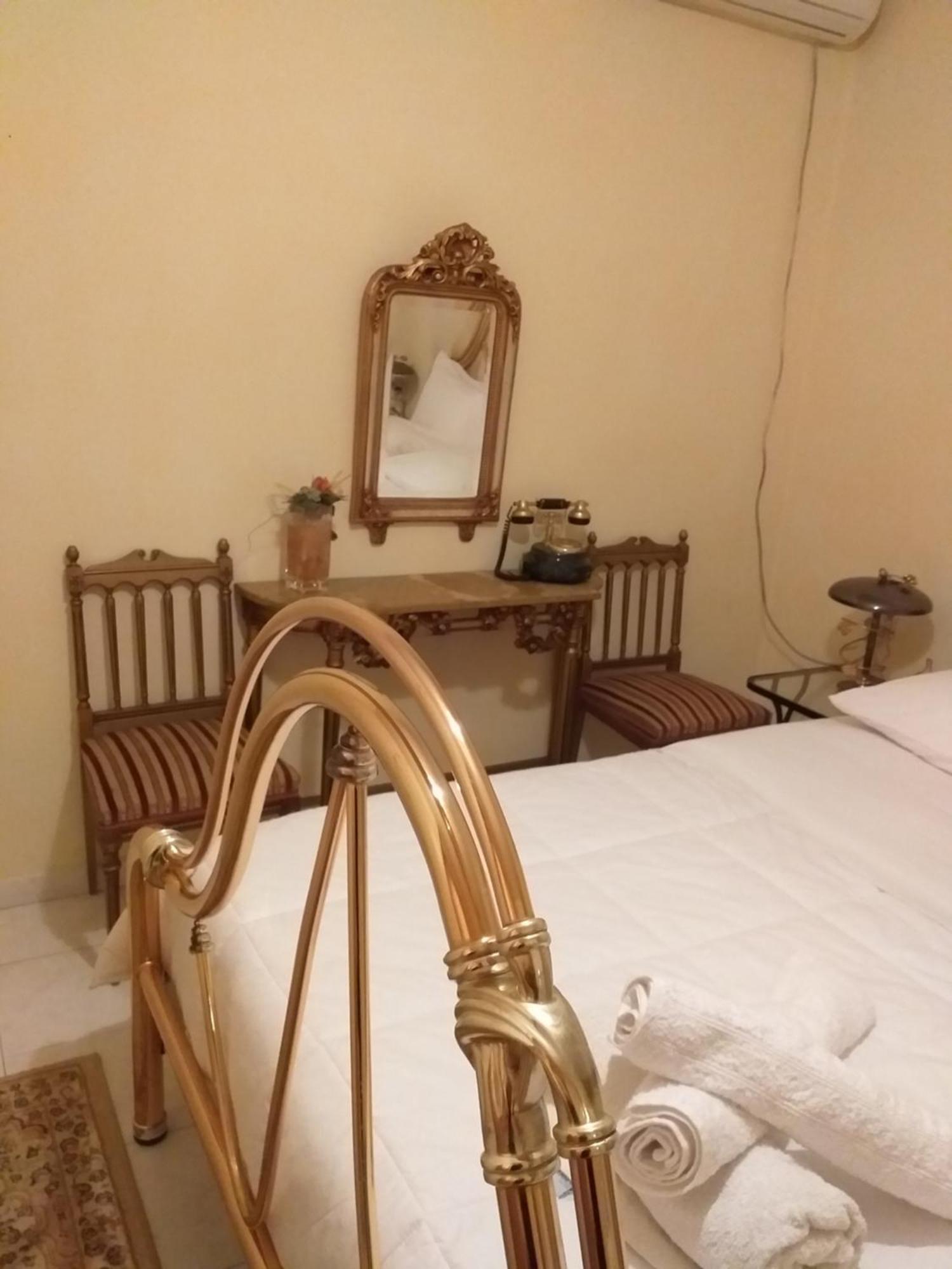 Roulas Cozy Apartments Artemida  Ruang foto