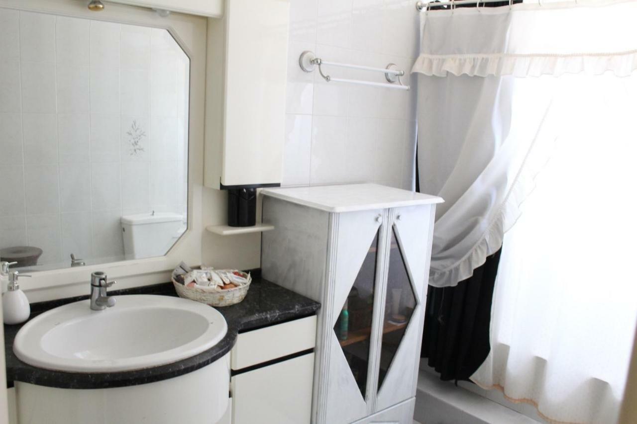 Roulas Cozy Apartments Artemida  Bagian luar foto