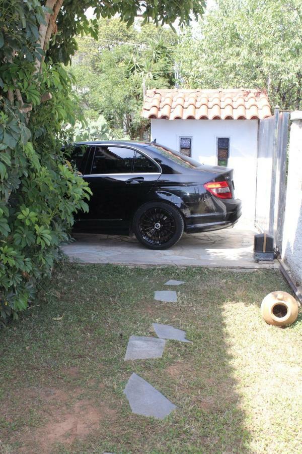 Roulas Cozy Apartments Artemida  Bagian luar foto